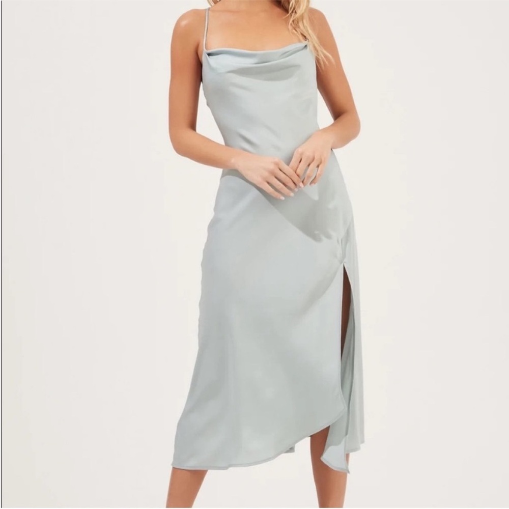 NEW ASTR The Label Flowy Blue Maxi Dress With Slit